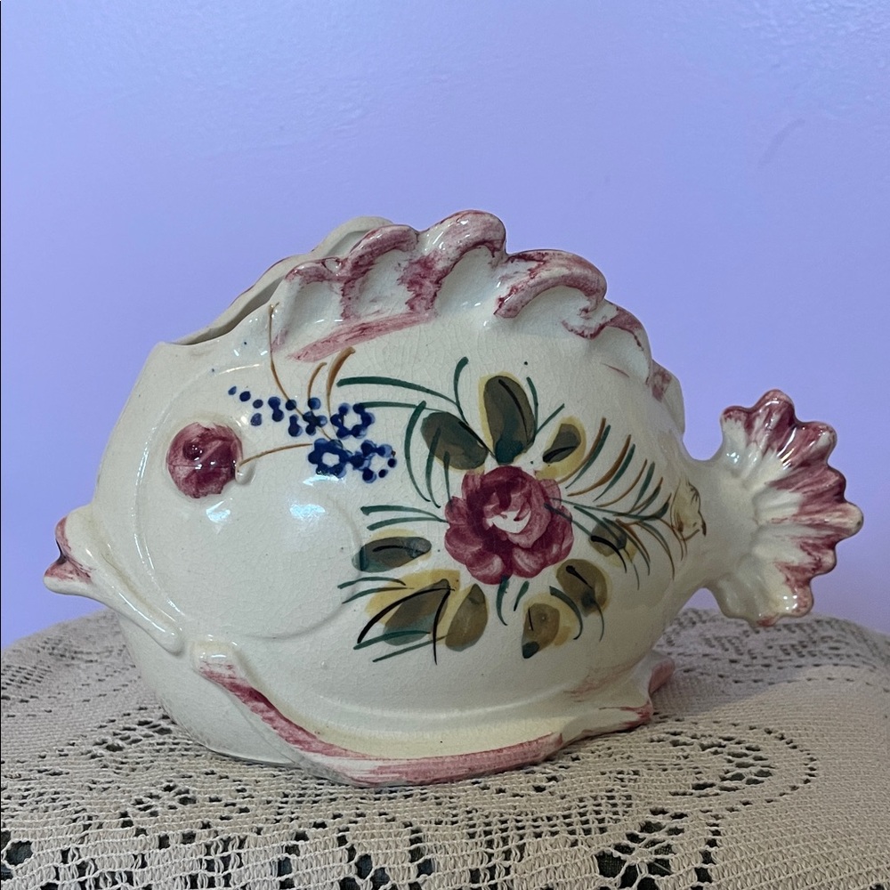 Hand-Painted Ceramic Fish Planter in Cream and Rose mid century